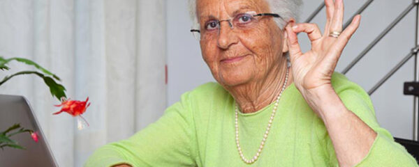 aide-a-domicile-les-services-de-tele-assistance-pour-personnes-agees